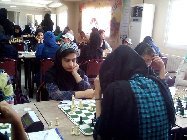 http://www.qazvin-chess.com/images/Other/Women1394/94.05.23.n4.Zahedifar.Anahita.jpg