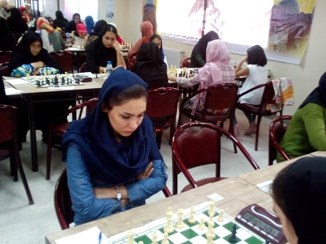 http://www.qazvin-chess.com/images/Other/Women1394/94.05.2402.jpg